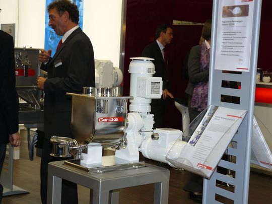 Zweiwellen-Dosiergerät GZD 200 von Gericke für die Dosierung schwerfließender, anbackender und schießender Schüttgüter im kleineren Leistungsbereich (Bild: Felegntreu (Redaktion: PROCESS)) Zweiwellen-Dosiergerät GZD 200 von Gericke für die Dosierung schwerfließender, anbackender und schießender Schüttgüter im kleineren Leistungsbereich (Bild: Felegntreu (Redaktion: PROCESS))