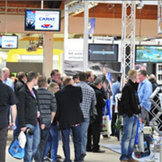 Neuer Doppelrekord: Die 10. Carat-Leistungsmesse in Kassel war mit über 25.000 Besuchern und einem nahezu verdoppelten Messeumsatz laut Veranstalter die „erfolgreichste Leistungsschau aller Zeiten“. Neuer Doppelrekord: Die 10. Carat-Leistungsmesse in Kassel war mit über 25.000 Besuchern und einem nahezu verdoppelten Messeumsatz laut Veranstalter die „erfolgreichste Leistungsschau aller Zeiten“.