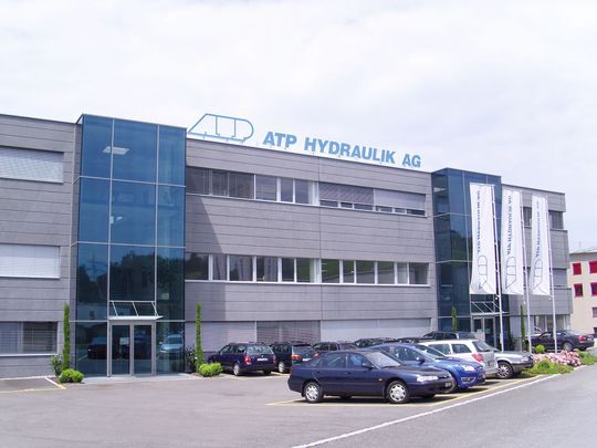 An der Hausmesse von ATP Hydraulik wird auch ein Rundgang durch die Produktionshallen angeboten. (Bild: ATP Hydraulik) An der Hausmesse von ATP Hydraulik wird auch ein Rundgang durch die Produktionshallen angeboten. (Bild: ATP Hydraulik)