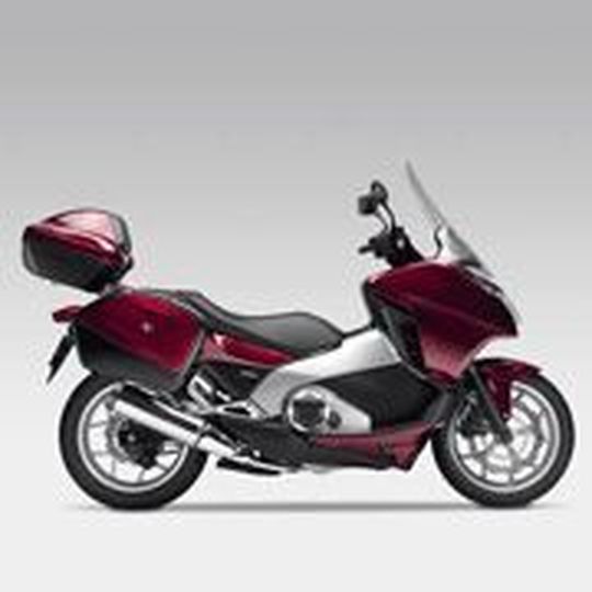 Neue Alternative im Großrollersegment: Hondas Integra mit 670 cm³-Zweizylindermotor und 52 PS. Neue Alternative im Großrollersegment: Hondas Integra mit 670 cm³-Zweizylindermotor und 52 PS.