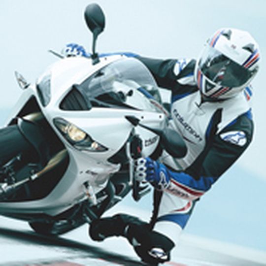 Zurück in die Werkstatt heißt es für rund 264 Triumph Daytona 675 in Deutschland und Österreich. Zurück in die Werkstatt heißt es für rund 264 Triumph Daytona 675 in Deutschland und Österreich.