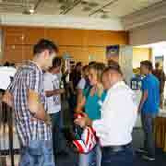 Die Arai-Händler waren sehr angetan vom Programm auf dem Nürburgring. Die Arai-Händler waren sehr angetan vom Programm auf dem Nürburgring.