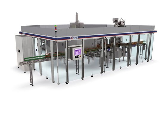 Mit der neu entwickelten Plattform-Lösung Innofill Glass will KHS eine neue Ära bei Abfüllmaschinen für Glasflaschen einläuten. (Bild KHS) Mit der neu entwickelten Plattform-Lösung Innofill Glass will KHS eine neue Ära bei Abfüllmaschinen für Glasflaschen einläuten. (Bild KHS)