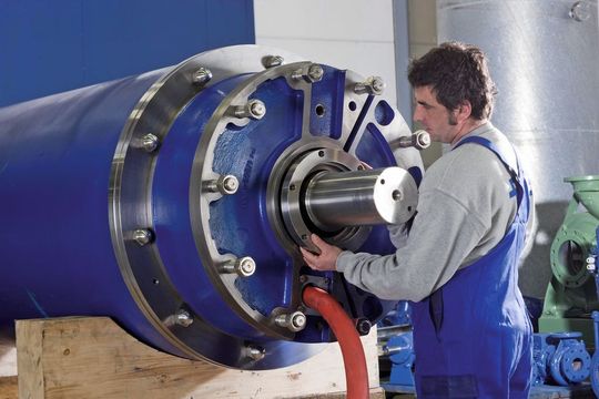 Mit einem PLM-System lassen sich durchgängige Prozesse von der Konstruktion bis in die Fertigung schaffen. (Bild: Siemens) Mit einem PLM-System lassen sich durchgängige Prozesse von der Konstruktion bis in die Fertigung schaffen. (Bild: Siemens)