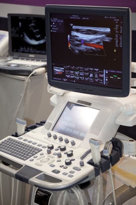 Ultraschallgerät: Die Anforderungen an elektronische Komponenten für medizintechnische Produkte sind sehr hoch (Bild: EBV) Ultraschallgerät: Die Anforderungen an elektronische Komponenten für medizintechnische Produkte sind sehr hoch (Bild: EBV)