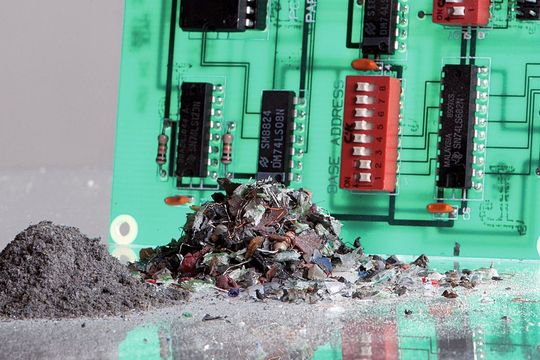 Im Abfall stecken noch viele wertvolle Rohstoffe. (Bild: Fraunhofer-Gesellschaft) Im Abfall stecken noch viele wertvolle Rohstoffe. (Bild: Fraunhofer-Gesellschaft)