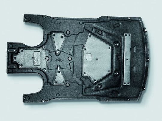 Der Flachabsorber mit dem mikroperforiertem Polyolefin-Schaumstoff (grau) deckt ein breites Frequenzspektrum ab. (Bild: SekisuiAlveo) Der Flachabsorber mit dem mikroperforiertem Polyolefin-Schaumstoff (grau) deckt ein breites Frequenzspektrum ab. (Bild: SekisuiAlveo)