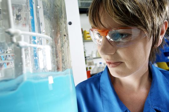 Auf der Suche nach neuen Katalysatoren: BASF beteiligt sich an Projekten zur biokatalytischen Aminsynthese und zum Einsatz von Enzymen für die Herstellung funktioneller Biopolymere. (Bild: BASF) Auf der Suche nach neuen Katalysatoren: BASF beteiligt sich an Projekten zur biokatalytischen Aminsynthese und zum Einsatz von Enzymen für die Herstellung funktioneller Biopolymere. (Bild: BASF)