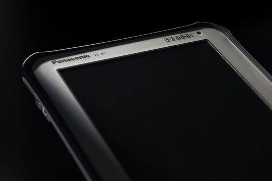 Ein äußerst robustes Tablet hat Panasonic im Frühjahr 2012 im Portfolio: Das Toughpad ist der Tablet-Bruder von Panasonics bekannten Toughbooks. Ein äußerst robustes Tablet hat Panasonic im Frühjahr 2012 im Portfolio: Das Toughpad ist der Tablet-Bruder von Panasonics bekannten Toughbooks.