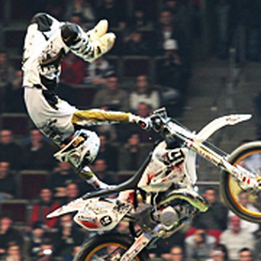 Die Freestyle-Show ist einer der Höhepunkte beim ADAC Supercross in Dortmund. Die Freestyle-Show ist einer der Höhepunkte beim ADAC Supercross in Dortmund.