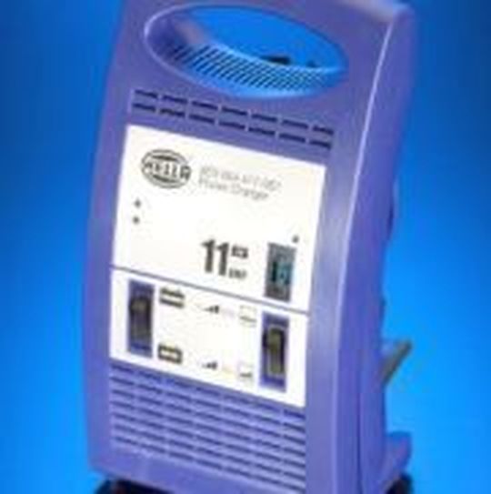 Hella hat sein Programm an Batterieladegeräten ausgebaut. Hella hat sein Programm an Batterieladegeräten ausgebaut.