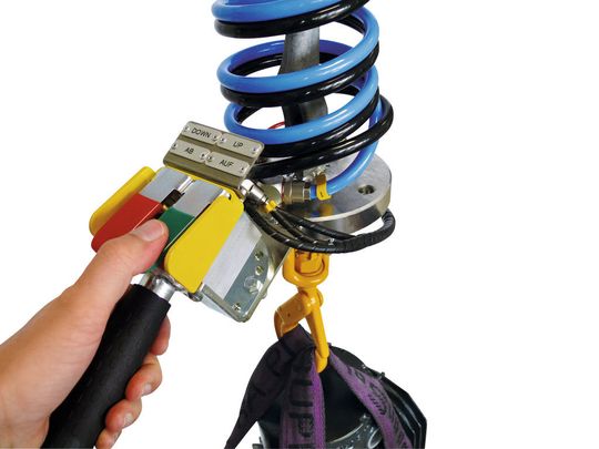 Handtastensteuerung mit Spiral- schlauch. (Bild: SWF) Handtastensteuerung mit Spiral- schlauch. (Bild: SWF)