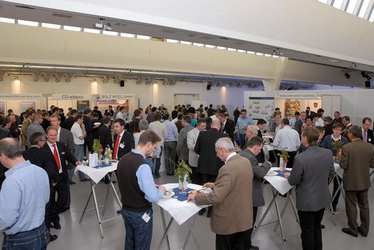 Rund 100 Teilnehmer nutzten das diesjährige Schüttgutforum nicht nur zum Wissensaustausch, auch Networking stand hoch im Kurs (Bild: PROCESS) Rund 100 Teilnehmer nutzten das diesjährige Schüttgutforum nicht nur zum Wissensaustausch, auch Networking stand hoch im Kurs (Bild: PROCESS)