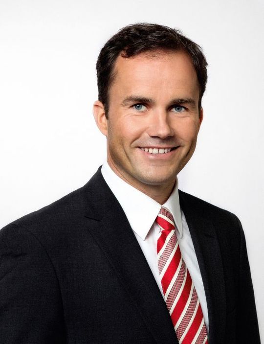 Der Aufsichtsrat bestellt Dr. Jochen Köckler zum Vorstand der Deutschen Messe AG. Köckler vertritt im Vorstand künftig das neue Investitionsgüter-Ressort. (Bild: Deutsche Messe) Der Aufsichtsrat bestellt Dr. Jochen Köckler zum Vorstand der Deutschen Messe AG. Köckler vertritt im Vorstand künftig das neue Investitionsgüter-Ressort. (Bild: Deutsche Messe)