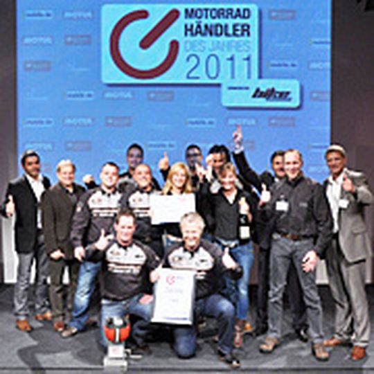 Die Harley-Factory Frankfurt ist am Freitagabend zum „Motorradhändler des Jahres 2011“ gekürt worden. Die Harley-Factory Frankfurt ist am Freitagabend zum „Motorradhändler des Jahres 2011“ gekürt worden.