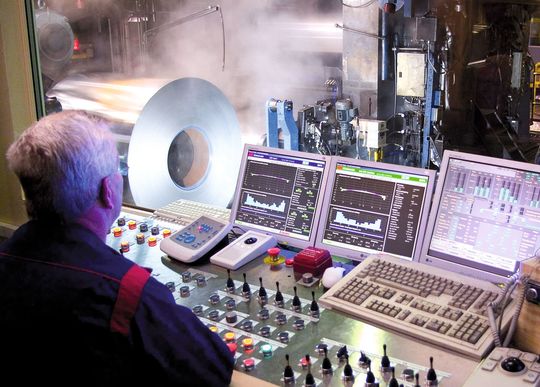 Laminoir contrôlé par un système de mesure de contrainte ABB FM: poste de commande. (Image: Westermo) Laminoir contrôlé par un système de mesure de contrainte ABB FM: poste de commande. (Image: Westermo)
