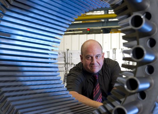 Mit einem neuen Kühlungssystem hat Bernd Pfannschmidt den elektrischen Traktionsmotor für Mining-Trucks so verbessert, dass die Maschine 45 Prozent mehr Leistung bringt. (Bild: Siemens) Mit einem neuen Kühlungssystem hat Bernd Pfannschmidt den elektrischen Traktionsmotor für Mining-Trucks so verbessert, dass die Maschine 45 Prozent mehr Leistung bringt. (Bild: Siemens)