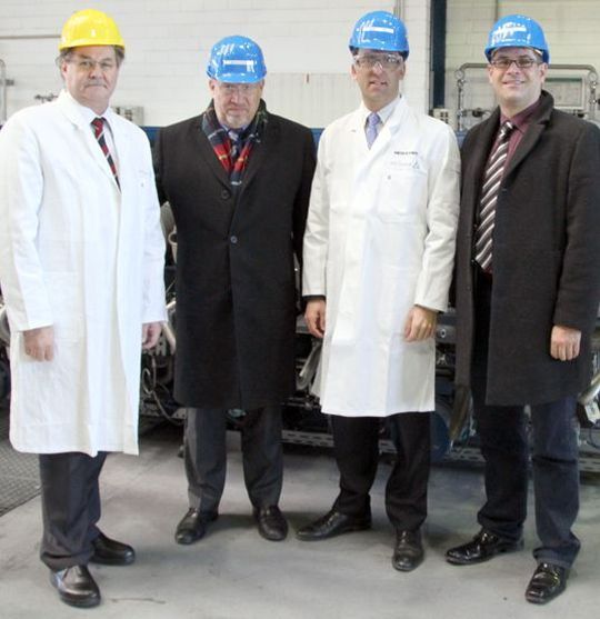 V.l.: Dr. Gille, Dr. Westerhaus, Staatsekretär Dr. Liersch, Dr. Reiss (Bild: H. C. Starck)