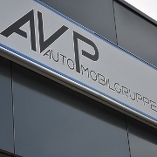 Der AVP-Slogan lautet: „Für jeden das richtige Auto“. Der AVP-Slogan lautet: „Für jeden das richtige Auto“.