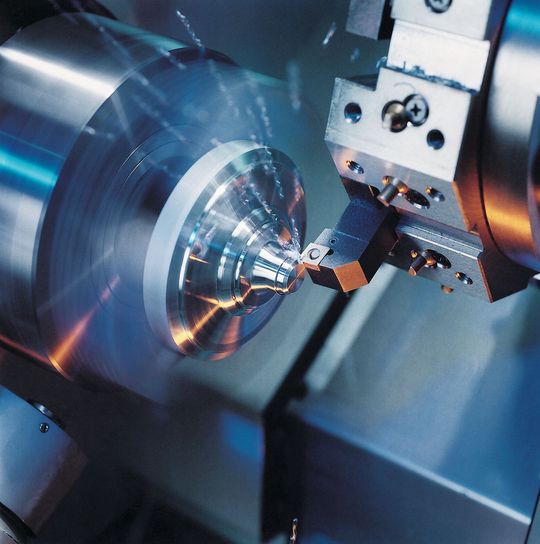 Für den Einsatz in Drehmaschinen erweisen sich Motorspindeln im Vergleich zu extern angetriebenen Spindeln häufig als kostengünstigere und leistungsstärkere Lösung. (Bild: Weiss) Für den Einsatz in Drehmaschinen erweisen sich Motorspindeln im Vergleich zu extern angetriebenen Spindeln häufig als kostengünstigere und leistungsstärkere Lösung. (Bild: Weiss)