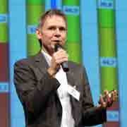 ...and the winner is: Stefan Zügner „entlarvte“ in gekonnter Manier die Marken aus der Zubehörindustrie mit der höchsten Händlerzufriedenheit. ...and the winner is: Stefan Zügner „entlarvte“ in gekonnter Manier die Marken aus der Zubehörindustrie mit der höchsten Händlerzufriedenheit.