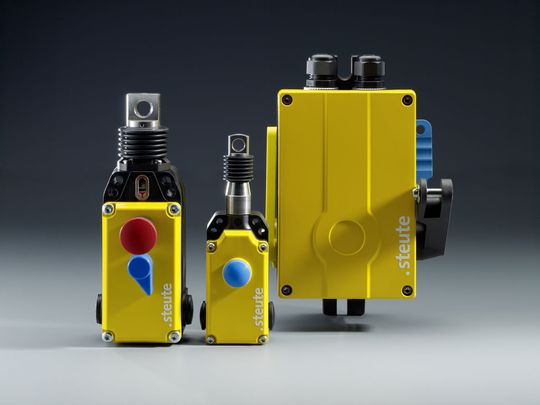 Die Seilzug-Notschaltern kommen als "verlängerte Not-Aus-Schalter" vor allem an großen Maschinen und Anlagen zum Einsatz. (Bild: Steute)