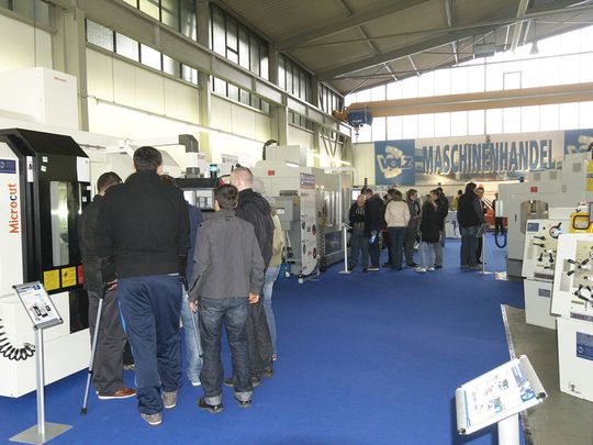 Auf der Hausmesse zeigte das Werkzeugmaschinenhandelsunternehmen Volz sein gesamtes Spektrum. (Bild: Volz) Auf der Hausmesse zeigte das Werkzeugmaschinenhandelsunternehmen Volz sein gesamtes Spektrum. (Bild: Volz)