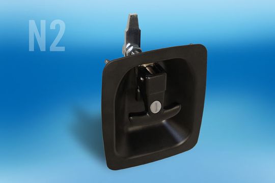 Der Lift-and-Turn-Kompressionsverschluss N2 eignen sich für Umgebungen, in denen Verschlüsse unter Vibrationen und Schockbelastung sicher und zuverlässig arbeiten müssen. (Bild: Southco)