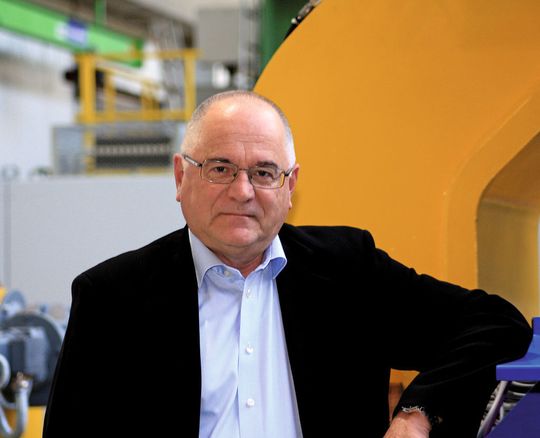Dr. Theodor Gräbener, Geschäftsführer der Graebener Group: „Wir bemühen uns, unseren Kunden in ihrer jeweiligen Marktnische Spezialitäten zu bieten, mit denen sich diese von ihren Wettbewerbern abheben können.“ Bild: Gräbener Dr. Theodor Gräbener, Geschäftsführer der Graebener Group: „Wir bemühen uns, unseren Kunden in ihrer jeweiligen Marktnische Spezialitäten zu bieten, mit denen sich diese von ihren Wettbewerbern abheben können.“ Bild: Gräbener