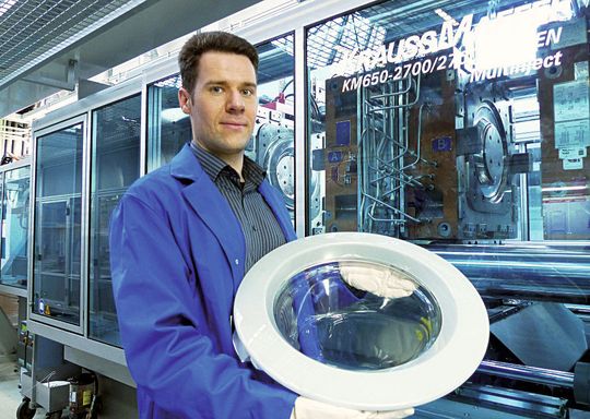 Eine konturnahe Kühlung der Werkzeuge ermöglicht kurze Zyklen und weniger Ausschuss, auch bei dem mit der Spritzgießtechnik gefertigten Waschmaschinen-Türmodul. (Bild: Hofmann Innovation Group)