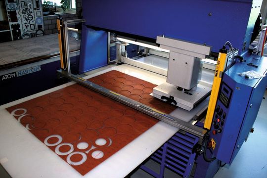 Découpage automatique chez Kubo Tech AG. (Image: Kubo Tech) Découpage automatique chez Kubo Tech AG. (Image: Kubo Tech)