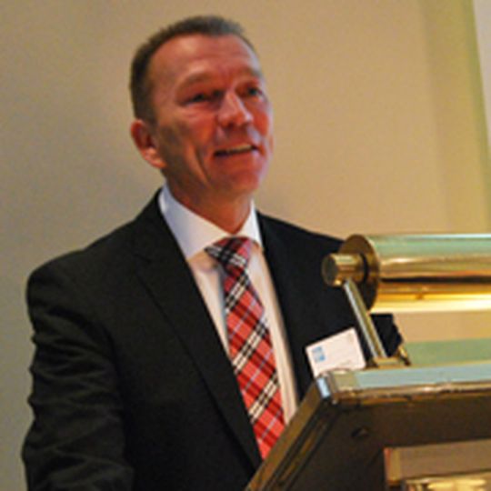 Michael Martin ist neuer Präsident des Toyota-Händlerverbands. Der Würzburger Toyota-Händler wurde von der Delegiertenversammlung in Essen einstimmig zum Nachfolger von Burkhard Weller gewählt. Michael Martin ist neuer Präsident des Toyota-Händlerverbands. Der Würzburger Toyota-Händler wurde von der Delegiertenversammlung in Essen einstimmig zum Nachfolger von Burkhard Weller gewählt.