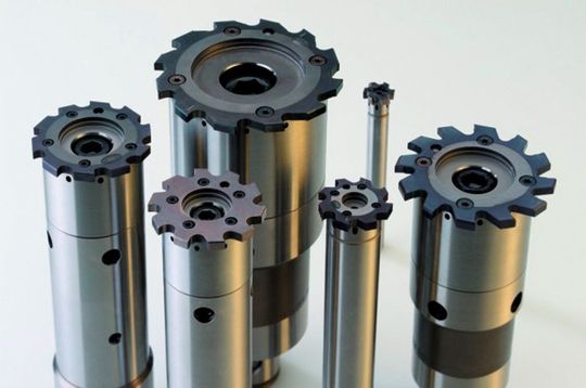 Reibwerkzeuge mit CFK-Schaft zur Finishbearbeitung von Bohrungen. Der modulare Aufbau schafft Flexibilität bei der Anpassung an den jeweiligen Prozess. (Bild: Horn)