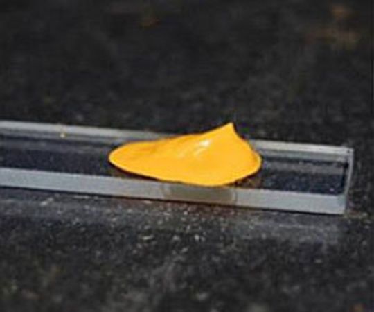 Sun-Believable: Farbe verwandelt Untergrund in Solarzelle (Bild: University of Notre Dame)