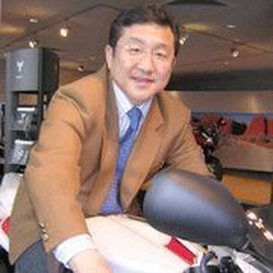 Packt nach zehn Jahren in Deutschland seine Koffer und wird zurück nach Japan beordert: Minoru Morimoto, Präsident Yamaha Motor Deutschland. Packt nach zehn Jahren in Deutschland seine Koffer und wird zurück nach Japan beordert: Minoru Morimoto, Präsident Yamaha Motor Deutschland.