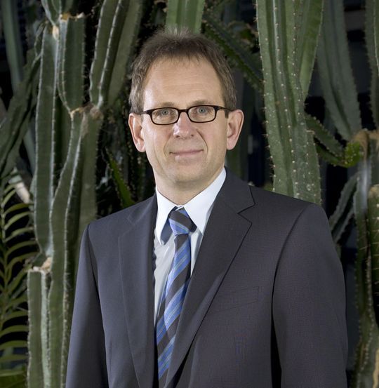 „Die Strategien und Firmenkulturen von Dasgip und Eppendorf passen hervorragend zusammen. Wir freuen uns darauf, unsere technische Expertise mit der breiten Vielfalt der Eppendorf-Lösungen für das Labor auf den Gebieten Liquid-, Sample- und Cell Handling zu verbinden“, sagt der Dasgip-Vorstandsvorsitzende Dr. Thomas Drescher. (Bild: Dasgip) „Die Strategien und Firmenkulturen von Dasgip und Eppendorf passen hervorragend zusammen. Wir freuen uns darauf, unsere technische Expertise mit der breiten Vielfalt der Eppendorf-Lösungen für das Labor auf den Gebieten Liquid-, Sample- und Cell Handling zu verbinden“, sagt der Dasgip-Vorstandsvorsitzende Dr. Thomas Drescher. (Bild: Dasgip)