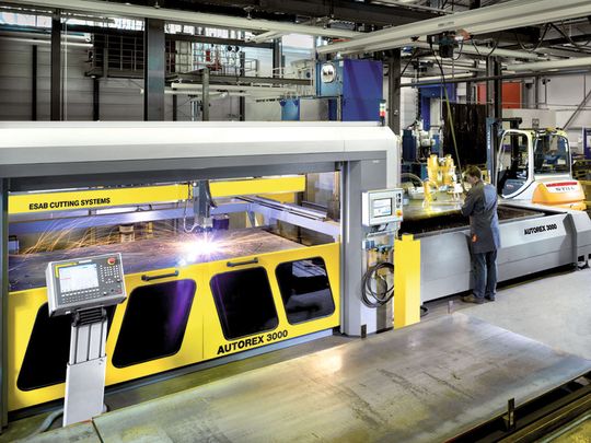 Das Komplettpaket Autorex für den Einsatz in der Plasmatechnologie zeichnet sich durch Geräuschreduzierung und Blendschutzvorrichtungen aus. (Bild: Esab Cutting Systems) Das Komplettpaket Autorex für den Einsatz in der Plasmatechnologie zeichnet sich durch Geräuschreduzierung und Blendschutzvorrichtungen aus. (Bild: Esab Cutting Systems)