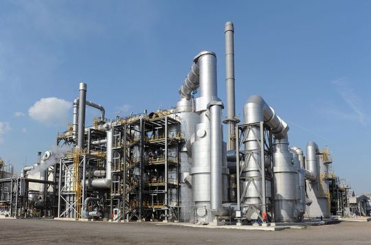 Weltweit größte Oleum/Schwefelsäureanlage im BASF-Verbundstandort Antwerpen/Belgien (Bild: CAC) Weltweit größte Oleum/Schwefelsäureanlage im BASF-Verbundstandort Antwerpen/Belgien (Bild: CAC)