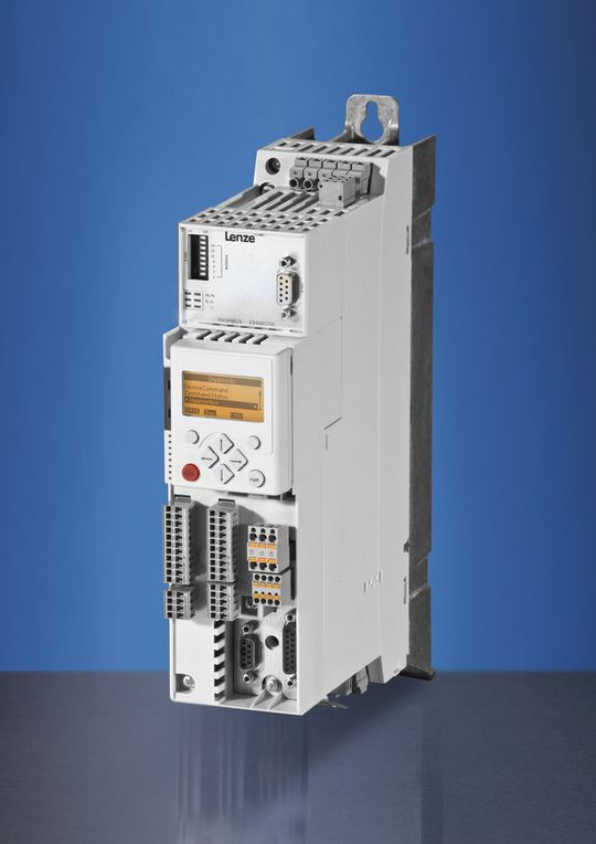 Der Achsbus vereinfacht bei den Inverter Drives 8400 TopLine die Querkommunikation innerhalb eines Verbundes. (Bild: Lenze)