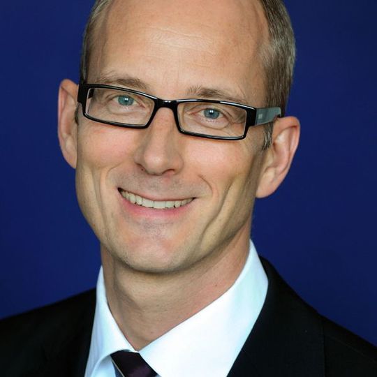 Flug- und Handelserfahren: Dr. Andreas Jahnke hat bei Kaufland die Logistik mitverantwortet und bei der Lufthansa Cargo eines der größten Logistikzentren der Luftfrachtindustrie gemanagt. (Bild: Lufthansa Consulting) Flug- und Handelserfahren: Dr. Andreas Jahnke hat bei Kaufland die Logistik mitverantwortet und bei der Lufthansa Cargo eines der größten Logistikzentren der Luftfrachtindustrie gemanagt. (Bild: Lufthansa Consulting)