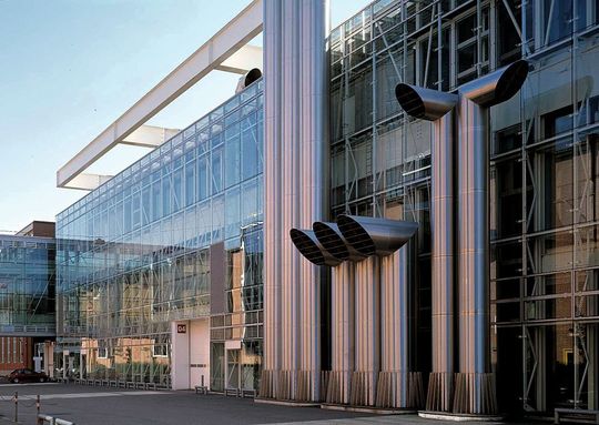 In Basel können Messeanlieferungen durch Logistikunternehmen nur noch nach einem kostenfreien Avis stattfinden. (Bild: Messe Basel) In Basel können Messeanlieferungen durch Logistikunternehmen nur noch nach einem kostenfreien Avis stattfinden. (Bild: Messe Basel)