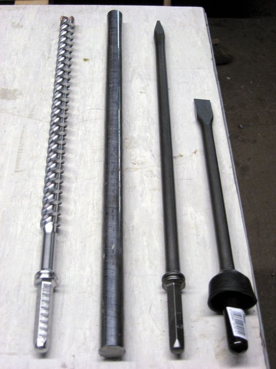 Ein weiteres Sägebeispiel: Ein gesägtes Rundstab-Rohteil und daraus gefertigte Bohrer und Meissel. (Bild: Kasto) Ein weiteres Sägebeispiel: Ein gesägtes Rundstab-Rohteil und daraus gefertigte Bohrer und Meissel. (Bild: Kasto)