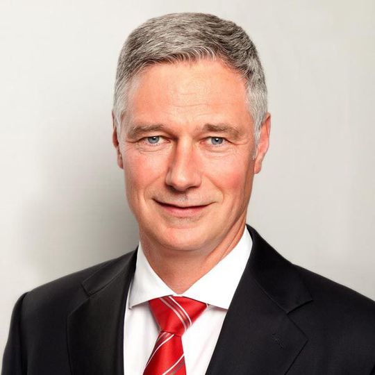 Matthias Fischer steigt zum Europa-Chef von Toyota Material Handling auf - dem weltweit größten Produzenten von Flurförderzeugen. (Bild: TMHE) Matthias Fischer steigt zum Europa-Chef von Toyota Material Handling auf - dem weltweit größten Produzenten von Flurförderzeugen. (Bild: TMHE)