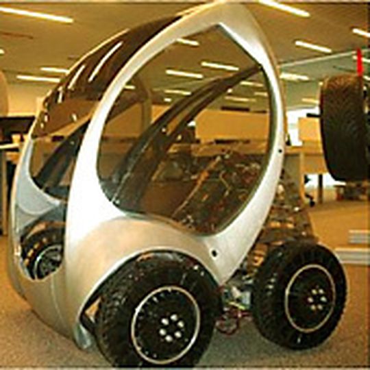 Im Parkmodus soll der elektrisch betriebene City-Flitzer Hiriko nur noch 1,5 Meter lang sein. Im Parkmodus soll der elektrisch betriebene City-Flitzer Hiriko nur noch 1,5 Meter lang sein.