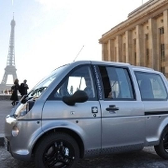 Der Mia ist ein von Anfang an für den Elektroantrieb konzipierter Kleinwagen. Der Mia ist ein von Anfang an für den Elektroantrieb konzipierter Kleinwagen.