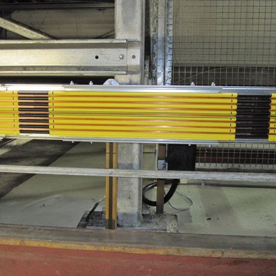 Conductix-Wampfler zeigt dafür zur Logimat 2012 sowohl intelligente Stromversorgungskonzepte für Shuttle-Systeme in Kompaktlagern als auch Lösungen der Energieübertragung für Regalbediengeräte in Hochregallagern. Bild: Conductix-Wampfler Conductix-Wampfler zeigt dafür zur Logimat 2012 sowohl intelligente Stromversorgungskonzepte für Shuttle-Systeme in Kompaktlagern als auch Lösungen der Energieübertragung für Regalbediengeräte in Hochregallagern. Bild: Conductix-Wampfler