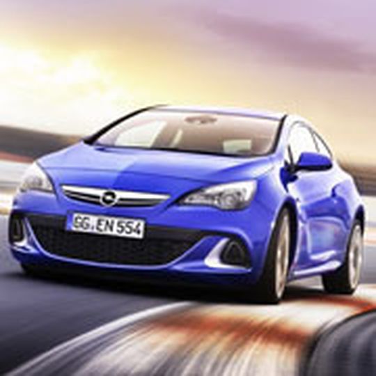 Opel Astra OPC: Die neue OPC-Variante ist die bislang stärkste Ausführung in der Geschichte des Kompaktmodells. Unter der Haube arbeitet ein 2,0-Liter-Turbobenziner mit 206 kW/280 PS. Opel Astra OPC: Die neue OPC-Variante ist die bislang stärkste Ausführung in der Geschichte des Kompaktmodells. Unter der Haube arbeitet ein 2,0-Liter-Turbobenziner mit 206 kW/280 PS.