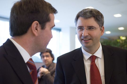 Severin Schwan, CEO von Roche: „ Wie wir bereits betont haben, bleibt unsere Präferenz, eine einvernehmliche Übernahmevereinbarung mit Illumina zu treffen. Wir sind jederzeit bereit, Gespräche darüber aufzunehmen." (Bild: Roche) Severin Schwan, CEO von Roche: „ Wie wir bereits betont haben, bleibt unsere Präferenz, eine einvernehmliche Übernahmevereinbarung mit Illumina zu treffen. Wir sind jederzeit bereit, Gespräche darüber aufzunehmen." (Bild: Roche)