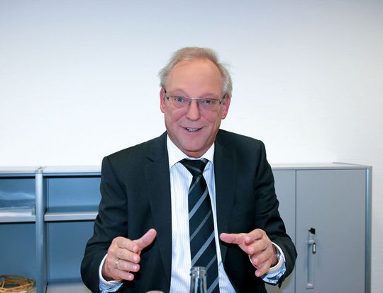 „Wir waren immer auf der Metav und werden auch in Zukunft dort unsere Zelte aufschlagen”, betont Hans-Jürgen Büchner, Geschäftsführer der Iscar Germany GmbH. (Bild: Kroh) „Wir waren immer auf der Metav und werden auch in Zukunft dort unsere Zelte aufschlagen”, betont Hans-Jürgen Büchner, Geschäftsführer der Iscar Germany GmbH. (Bild: Kroh)