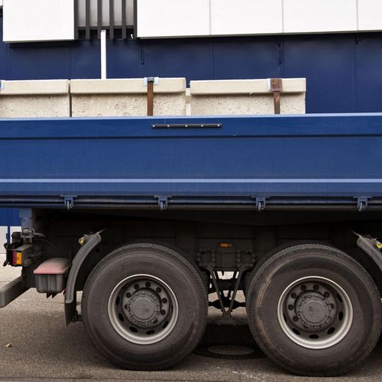 Unternehmen setzen Transportplanungssoftware ein, damit die Fracht pünktlich am Ziel ist und um ihre Lkw richtig auszulasten. Unternehmen setzen Transportplanungssoftware ein, damit die Fracht pünktlich am Ziel ist und um ihre Lkw richtig auszulasten.